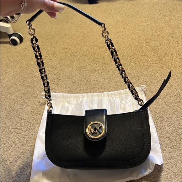 Michael Kors purse - Picture 13 of 17
